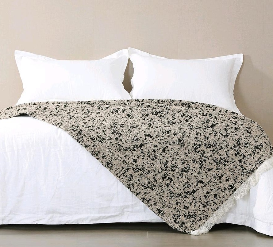Cozy Style Bed Runner