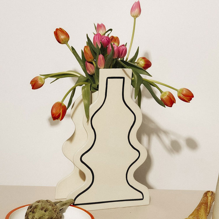 Lined pattern Ceramic Vase