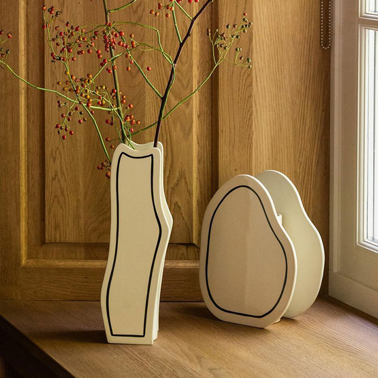 Lined pattern Ceramic Vase