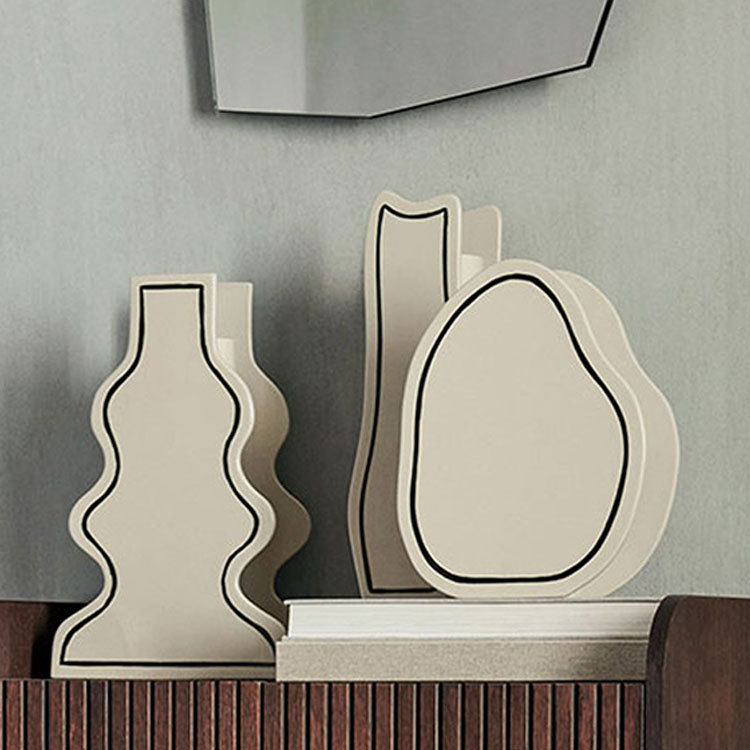 Lined pattern Ceramic Vase