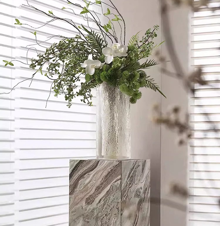 Modern Rasin Vase