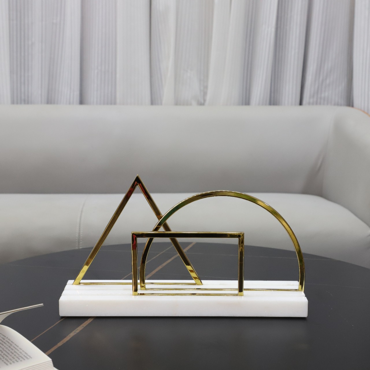 Gold 3D Geometric